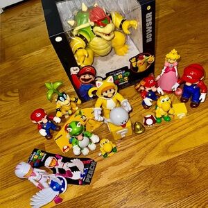 Lot of Super Mario Figures​​​